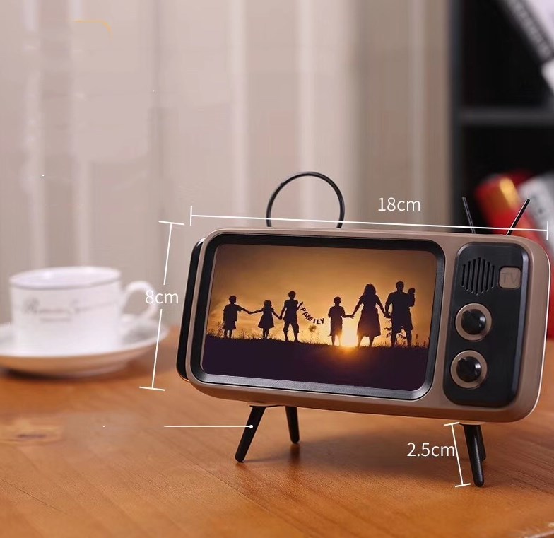 Retro TV Mini Bluetooth Speaker. - PryTheory