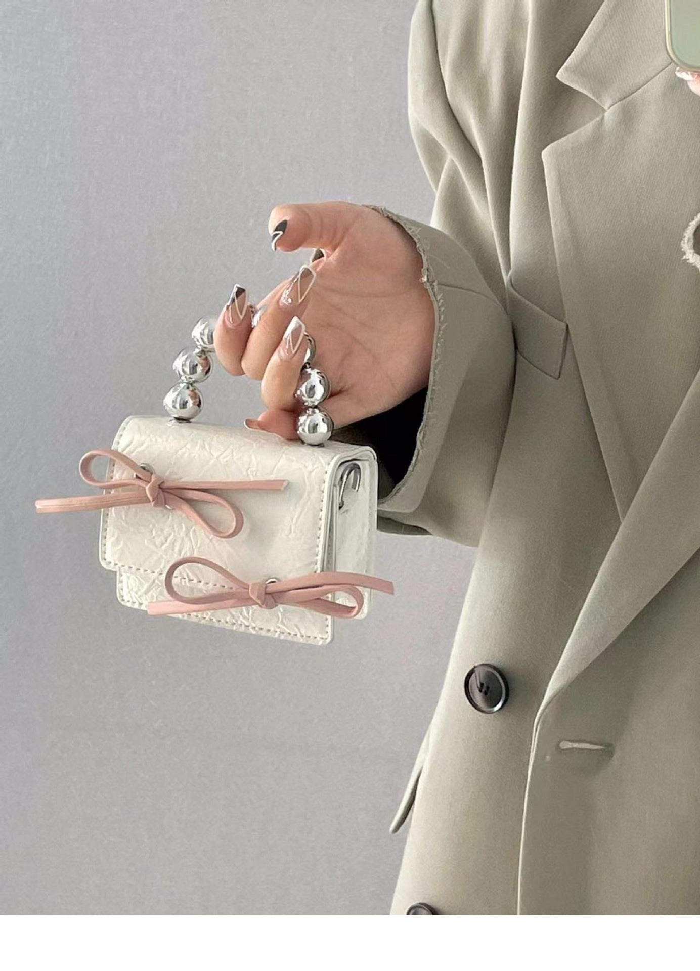 Textured Cute Bow Mini Chain Handbag. - PryTheory