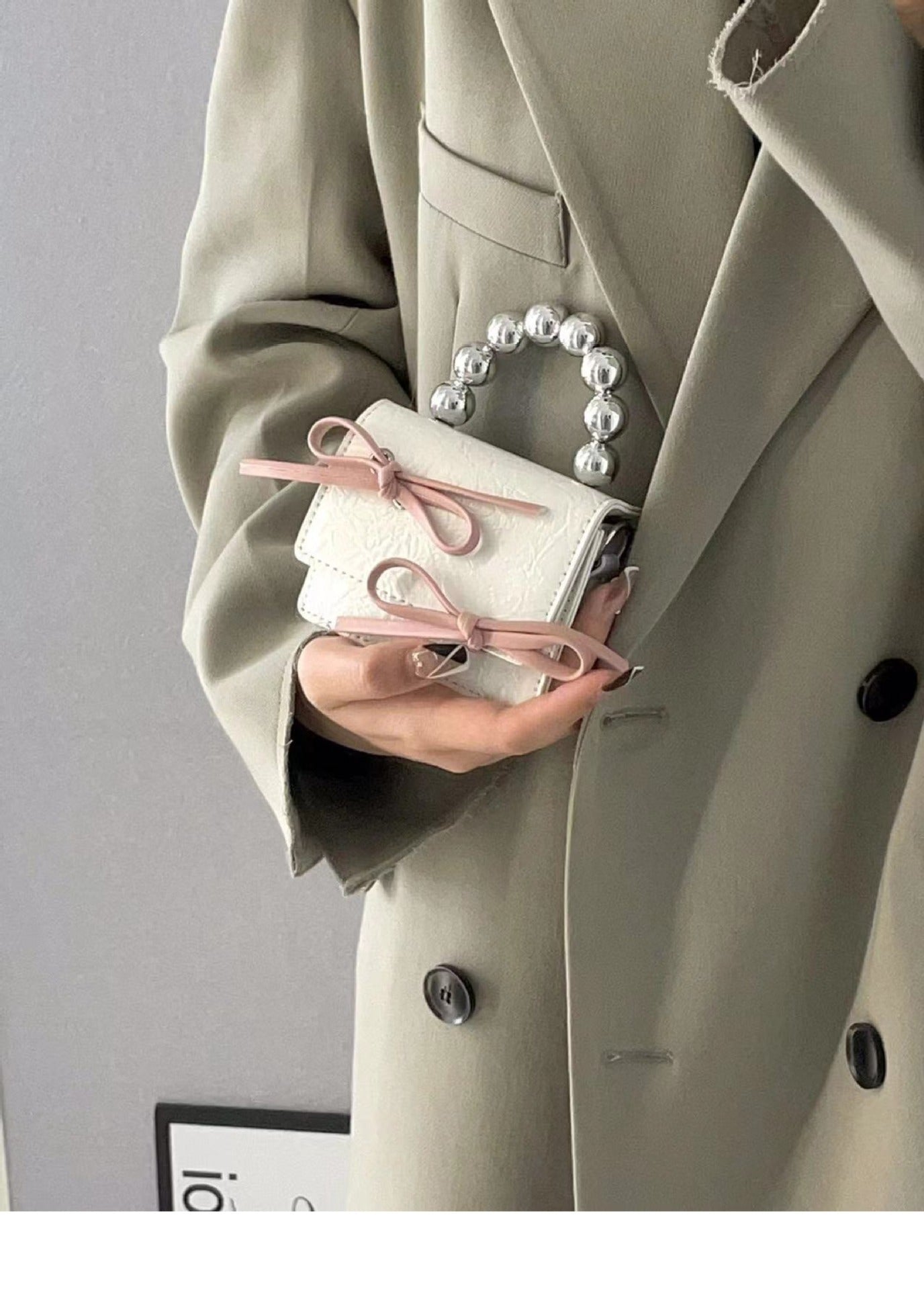 Textured Cute Bow Mini Chain Handbag. - PryTheory