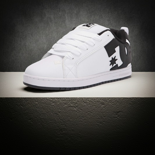 *DC LOW TOP SKATE SHOE