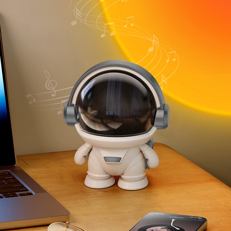 Spaceman Astronaut Wireless Bluetooth Speaker Portable Mini Desktop Creativity Audio Outdoor Subwoofer