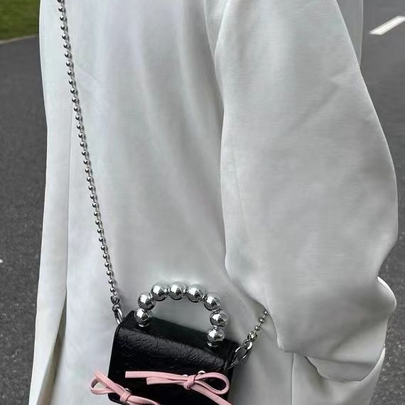 Textured Cute Bow Mini Chain Handbag. - PryTheory