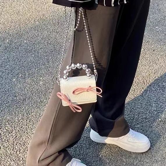 Textured Cute Bow Mini Chain Handbag. - PryTheory