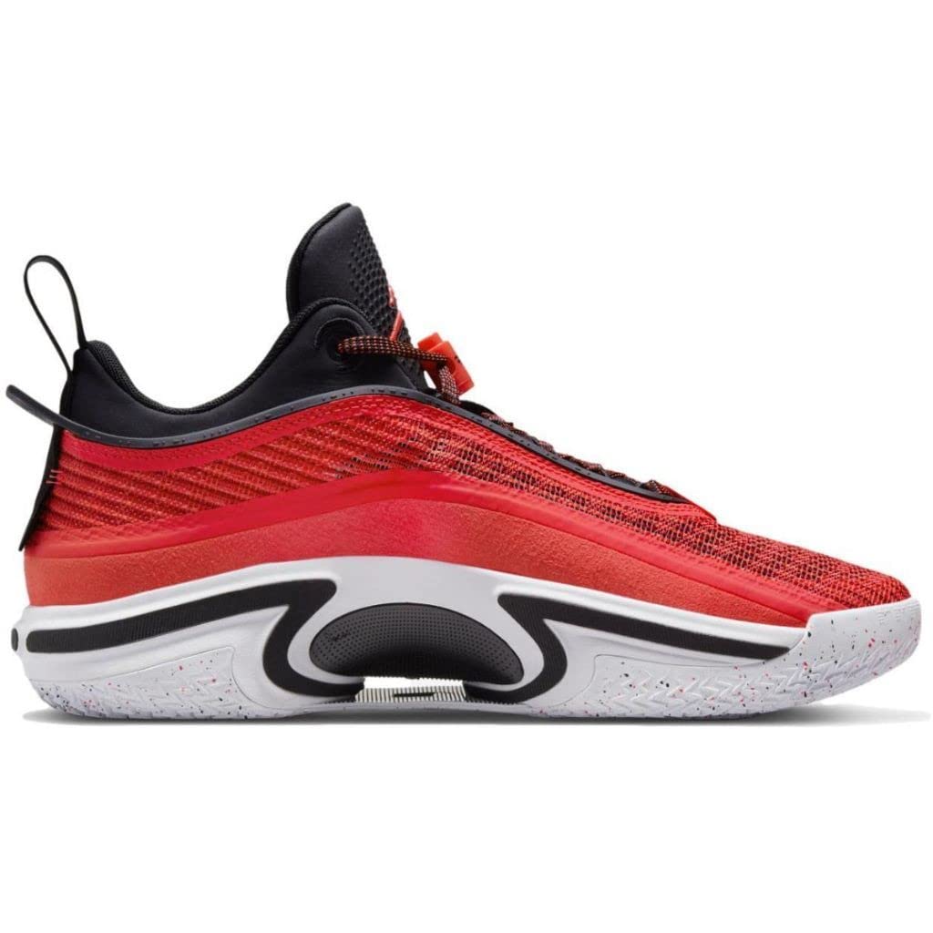 NIKE Men's Sneaker
