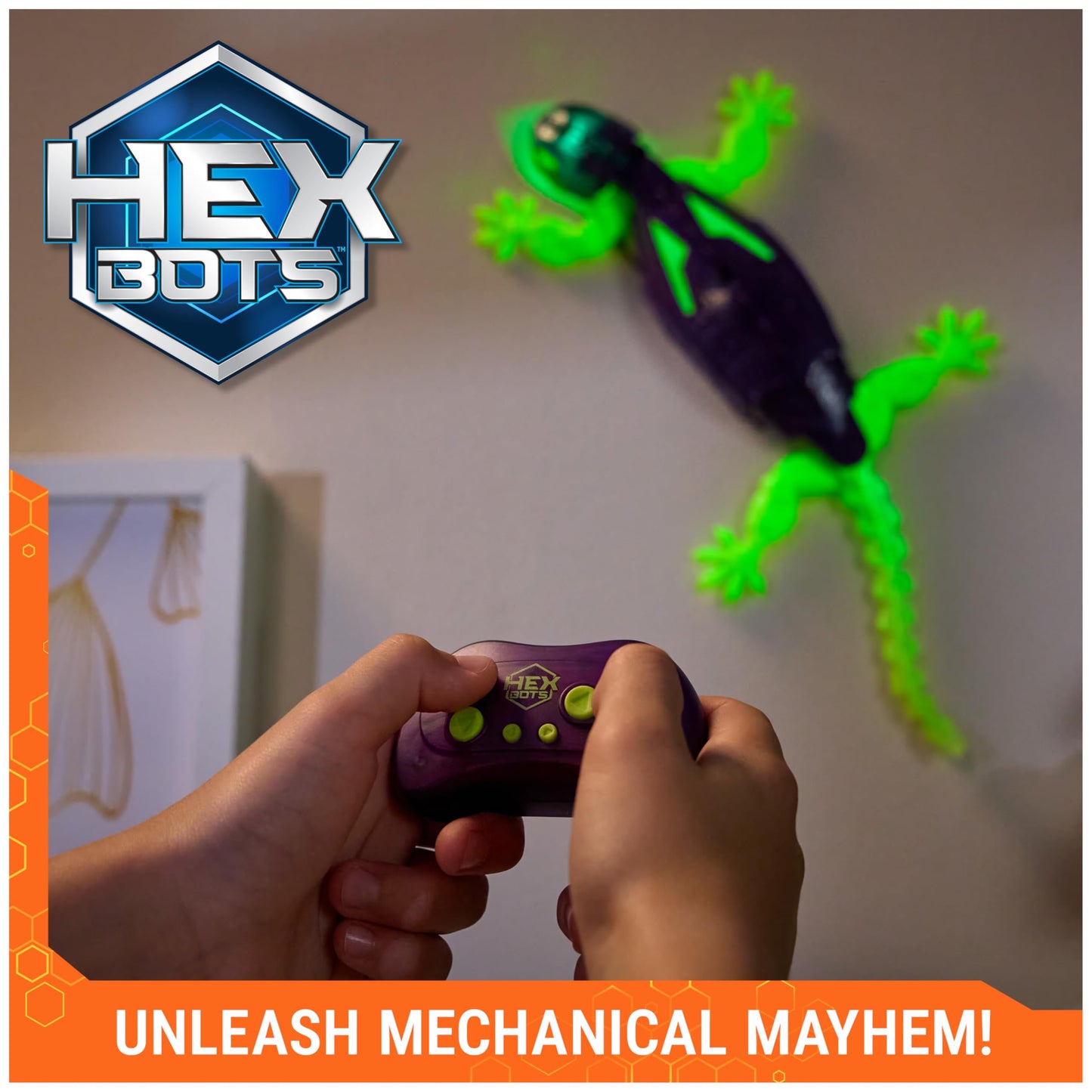 HEX BOTS WALL CRAWLER GECKO, RECHARGEABLE REMOTE CONTROL ROBOT-CLIMBS UP WALLS!-AGES 4 & UP