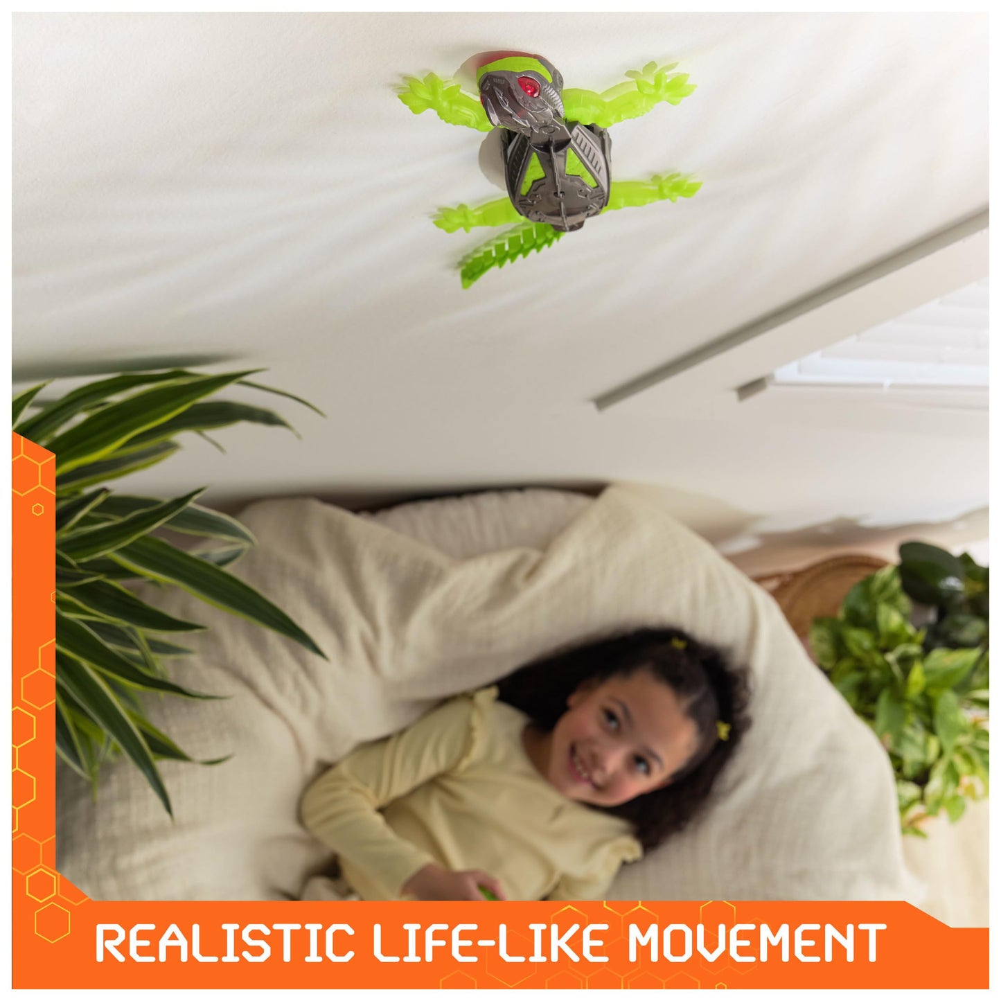 HEX BOTS WALL CRAWLER GECKO, RECHARGEABLE REMOTE CONTROL ROBOT-CLIMBS UP WALLS!-AGES 4 & UP