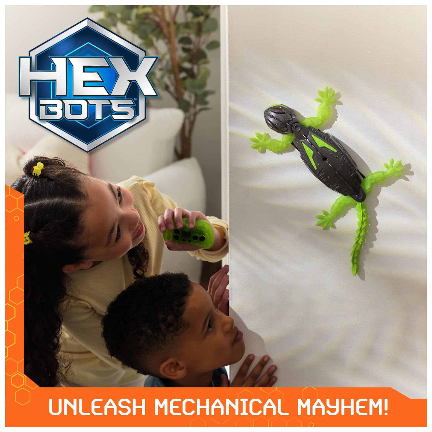 HEX BOTS WALL CRAWLER GECKO, RECHARGEABLE REMOTE CONTROL ROBOT-CLIMBS UP WALLS!-AGES 4 & UP